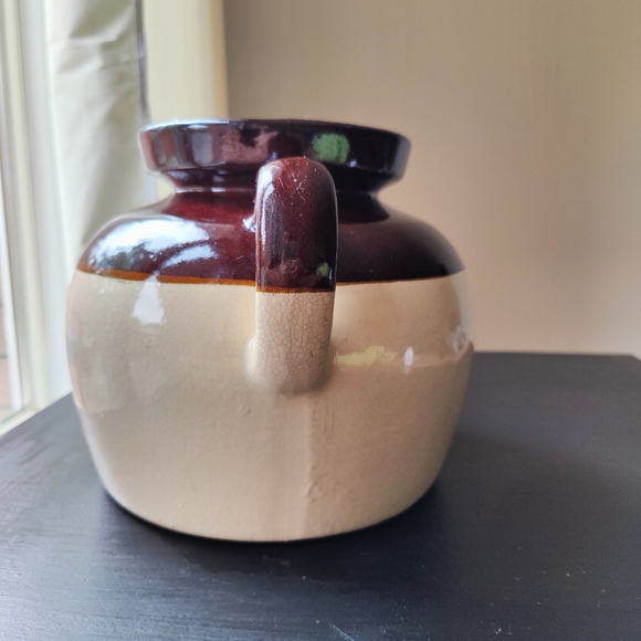 Antique / Vintage R.R.P. Roseville Ohio Stoneware 2 handle covered Bean 🫘 Pot - Picture 2 of 14